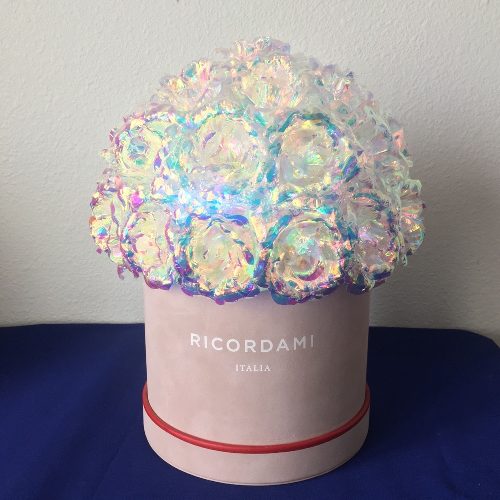 Ricordami Iridescent Rose Bouquet - Picture 2 of 4